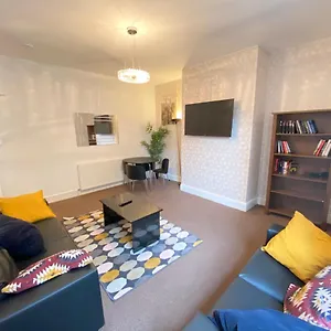 Warwick Street Professional Lets Apartment